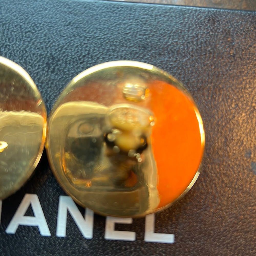 Chanel Clips
